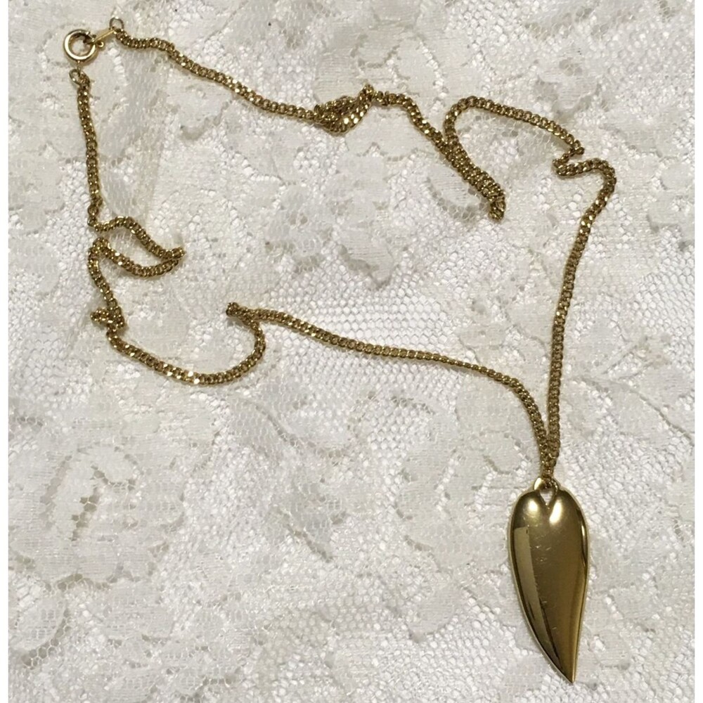 Vintage Gold Tone Heart Pendant Necklace Sleek Metal Heart Pendant Layering